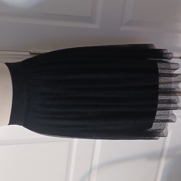 New Nwt Kiki Riki pleated black soft tulle lined skirt size medium elastic waist - Picture 1 of 16